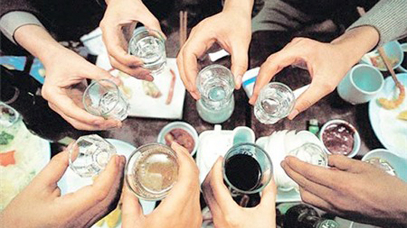 Tổng hợp 5 khuyến cáo phòng ngừa ngộ độc rượu cần biết