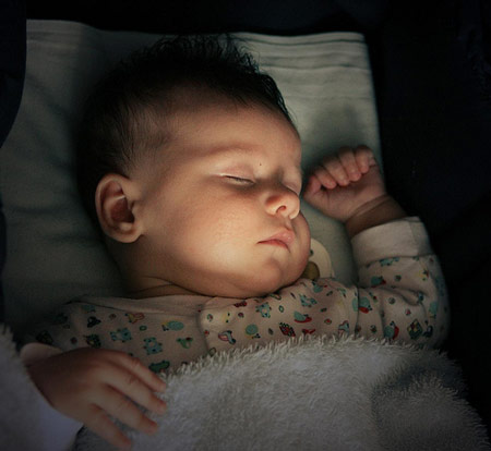 Dạy con ngủ xuyên đêm từ khi mới sinh hiệu quả nhất