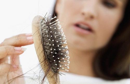 Rụng tóc nhiều có nguy hiểm?