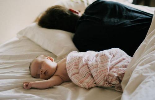 Bé 3 tháng ra đi trong khi ngủ: 5 điều không làm để tránh trẻ sơ sinh tử vong đột ngột