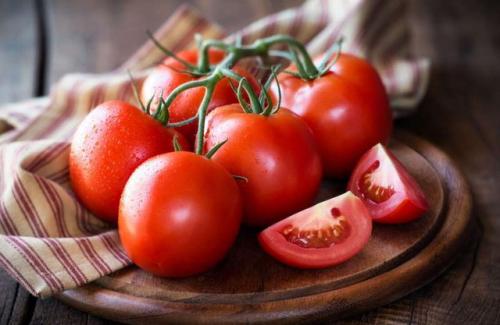 Cà chua rất bổ nhưng ăn sống hay nấu chín tốt hơn?