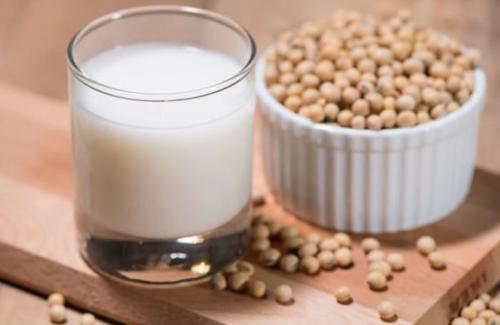 7 tác dụng của sữa đậu nành, uống sữa đậu nành có vô sinh không?
