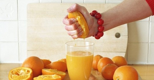 Uống nước cam theo cách này mất sạch chất bổ, dễ đón thêm bệnh