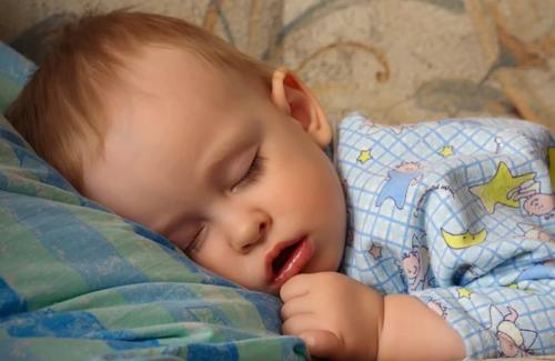 Trẻ mở miệng khi ngủ: Cảnh báo những vấn đề sức khỏe không thể xem thường