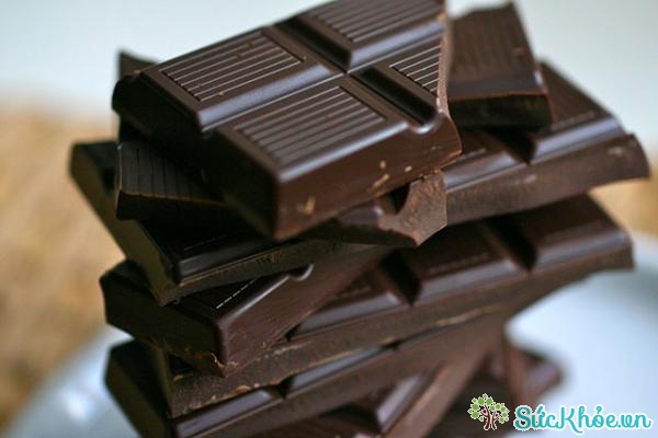 Sô cô la đen cũng là một trong những thực phẩm bổ máu