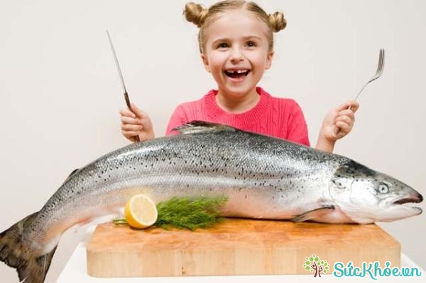 Cho trẻ ăn hải sản phát triển chiều cao