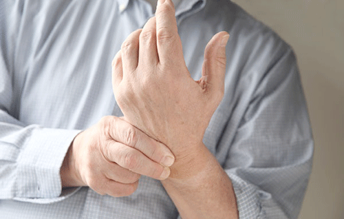 Bệnh viêm đa khớp dạng thấp thường gặp ở người lớn tuổi
