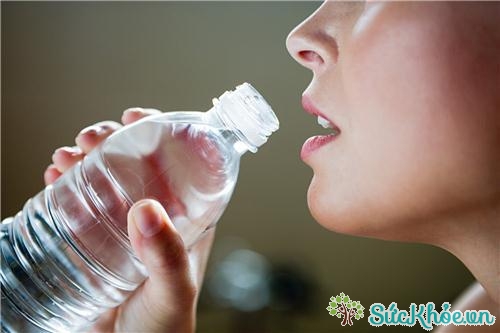 Uống nước đóng chai làm giảm sự thiếu hụt Fluoride