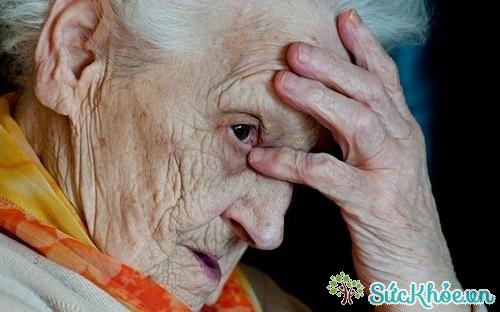 Người bệnh Alzheimer có thể gặp những biến chứng nguy hiểm