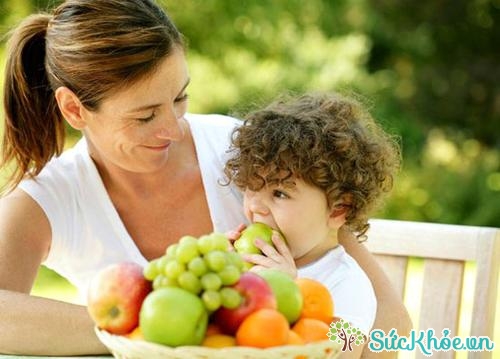 Trẻ chủ động lựa chọn thức ăn sẽ khiến trẻ ăn được nhiều hơn