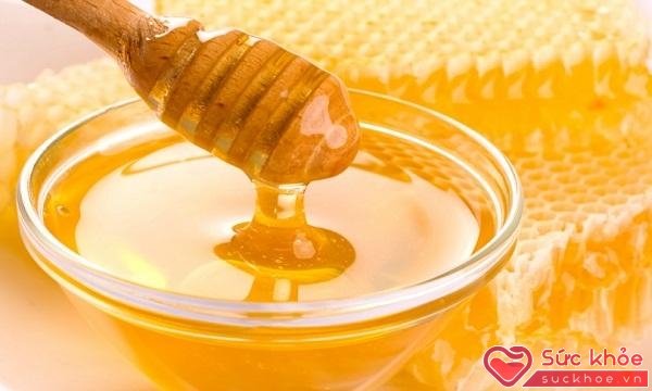 Mật ong pha nước ấm có tác dụng chữa viêm loét dạ dày