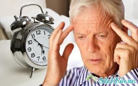Nguyên nhân gây mất ngủ ở người già là do tuổi